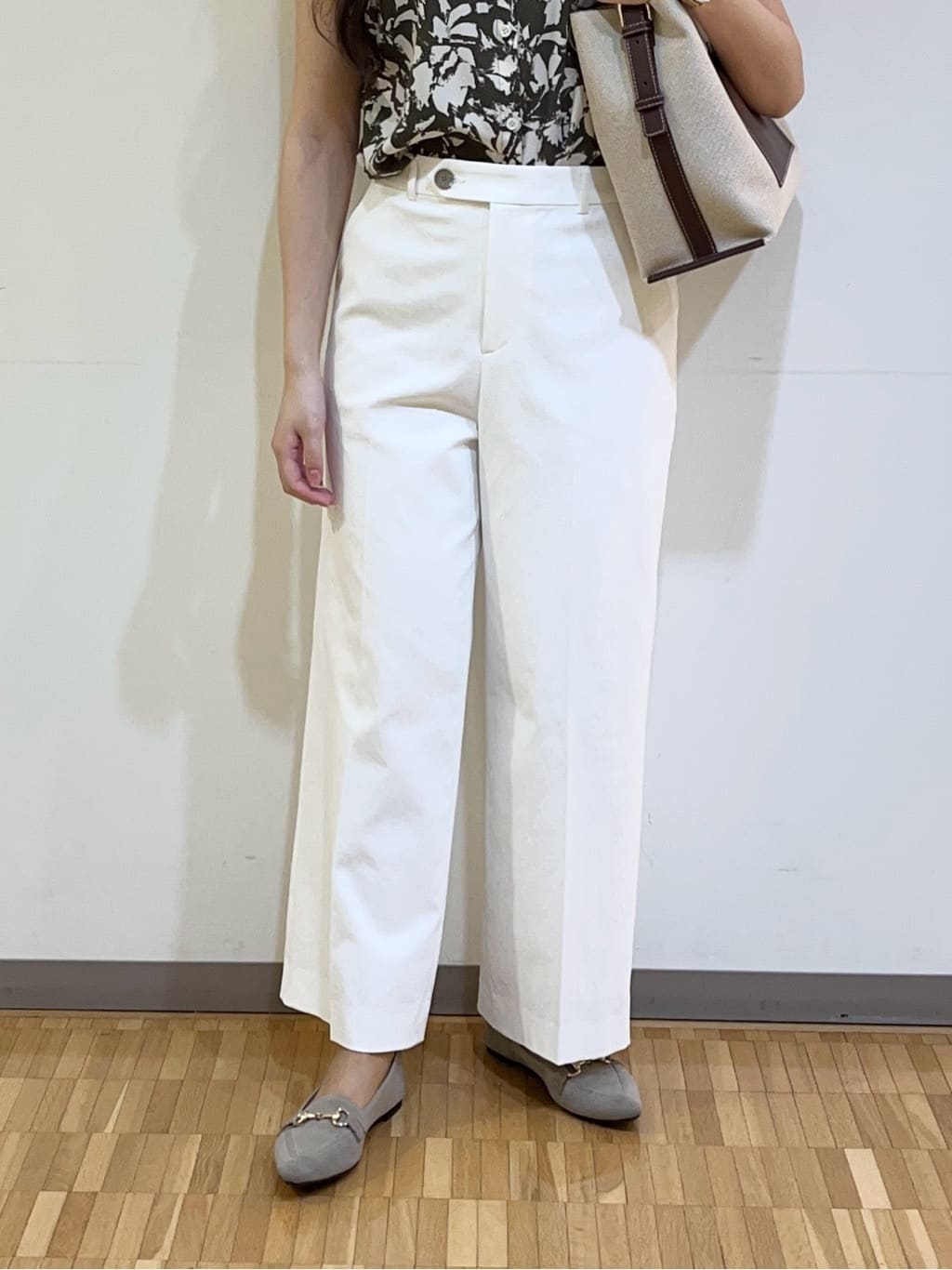 アイナさんの「UNTITLED｜メタリックメッシュトート」を使ったコーディネート