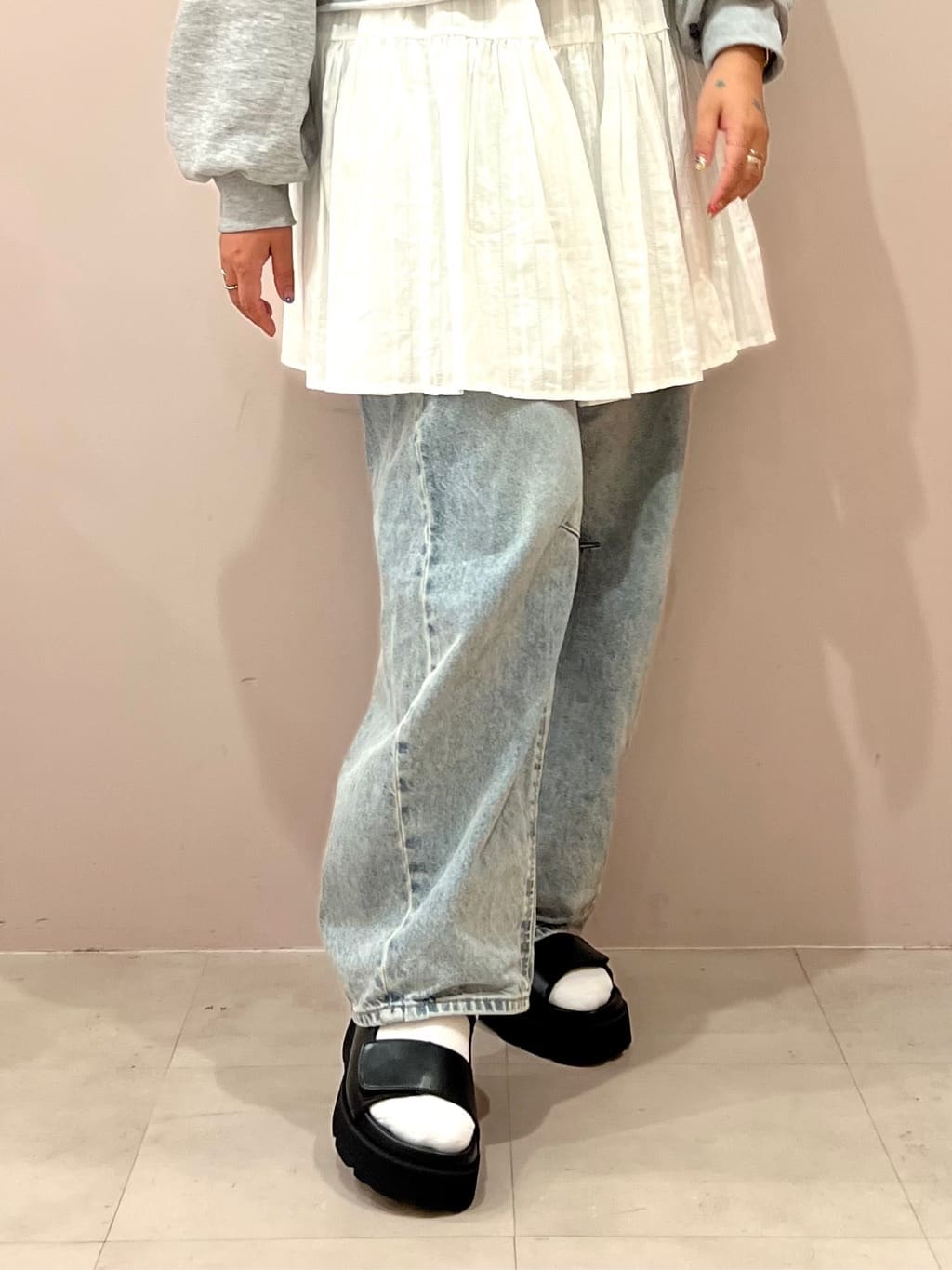TAKAさんの「ESPERANZA｜ダブルベルト厚底サンダル」を使ったコーディネート