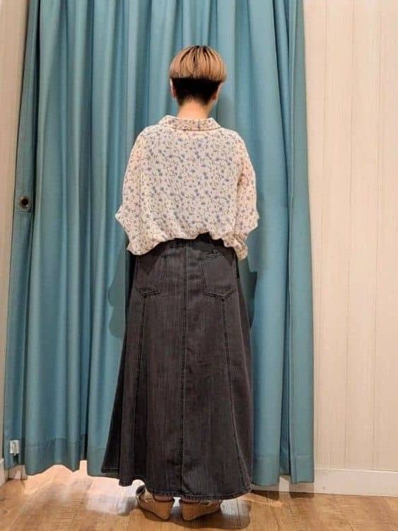 ユカさんの「SHOO･LA･RUE｜◆キラキラループマガールサンダル」を使ったコーディネート