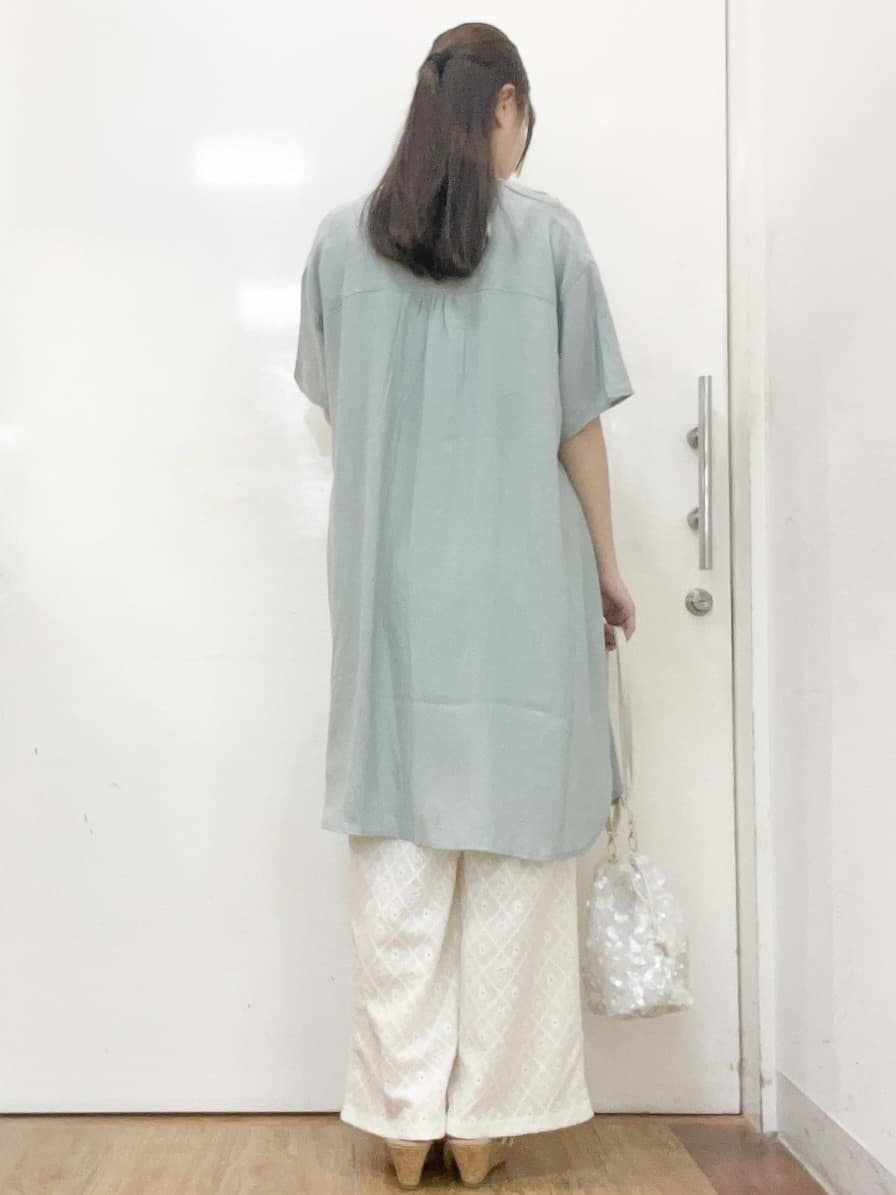 sakiさんの「SHOO･LA･RUE｜◆【S-LL】シャーリングが目を惹く 羽織れるスラブチュニック」を使ったコーディネート