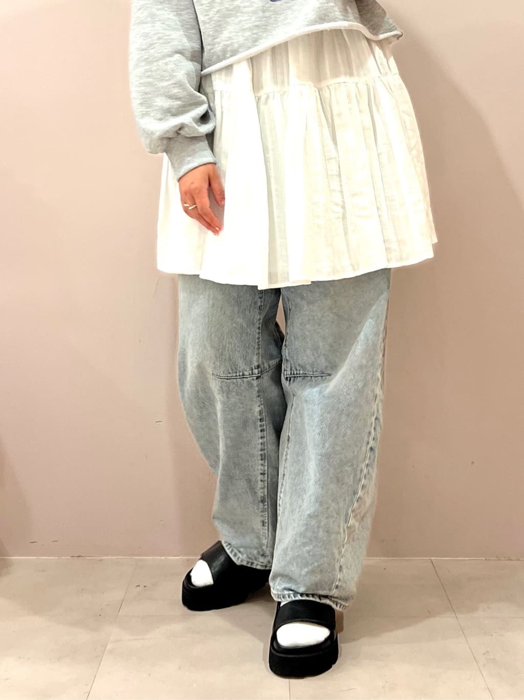 TAKAさんの「ESPERANZA｜ダブルベルト厚底サンダル」を使ったコーディネート