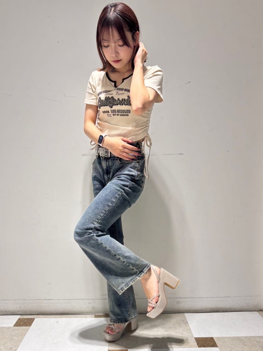 せらら⭐️さんの「ESPERANZA｜厚底アンクルベルトサンダル」を使ったコーディネート