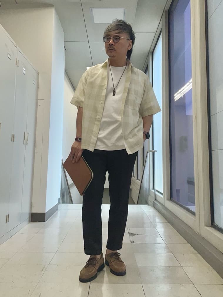 MAKOTO AIさんの「TAKEO KIKUCHI｜【ベーシック】レザー クラッチバッグ」を使ったコーディネート
