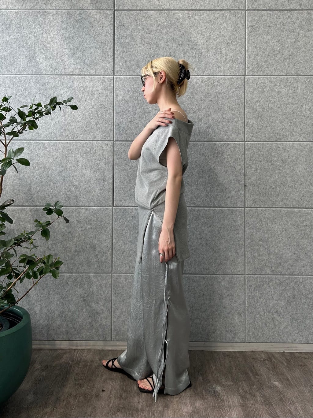 honoka Aさんの「CODE A｜off－shoulder sleeveless tops」を使ったコーディネート