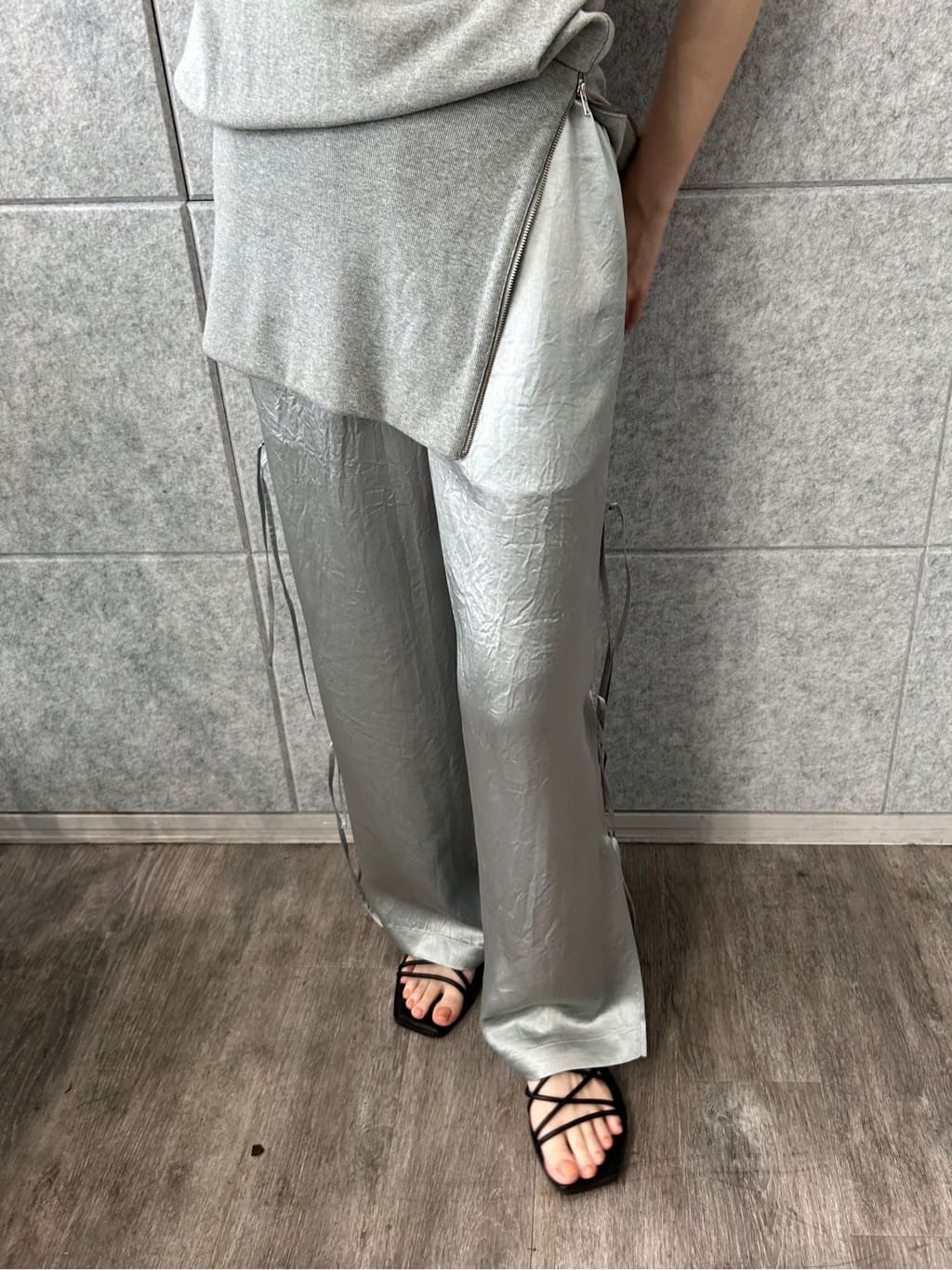 honoka Aさんの「CODE A｜off－shoulder sleeveless tops」を使ったコーディネート