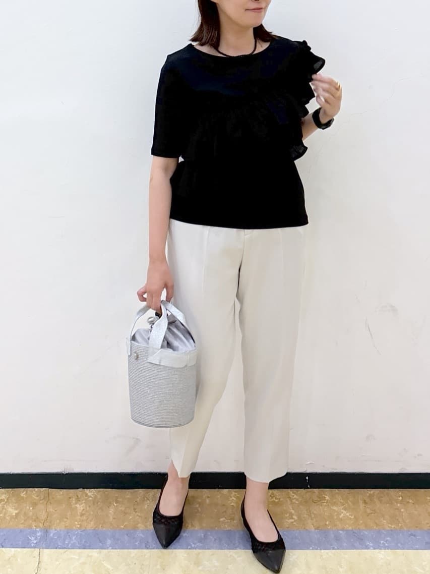 akariさんの「index｜ストレッチテーパードパンツ【洗濯機洗い可／吸水速乾／防シワ】」を使ったコーディネート