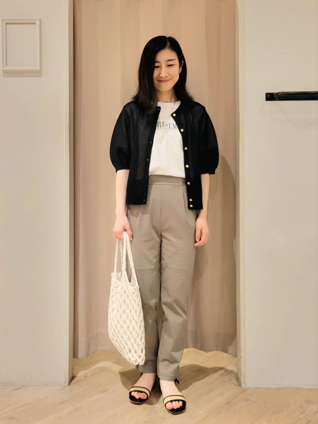 いそさんの「grove｜【冷感】サマーハイパーストレッチテーパードパンツ」を使ったコーディネート