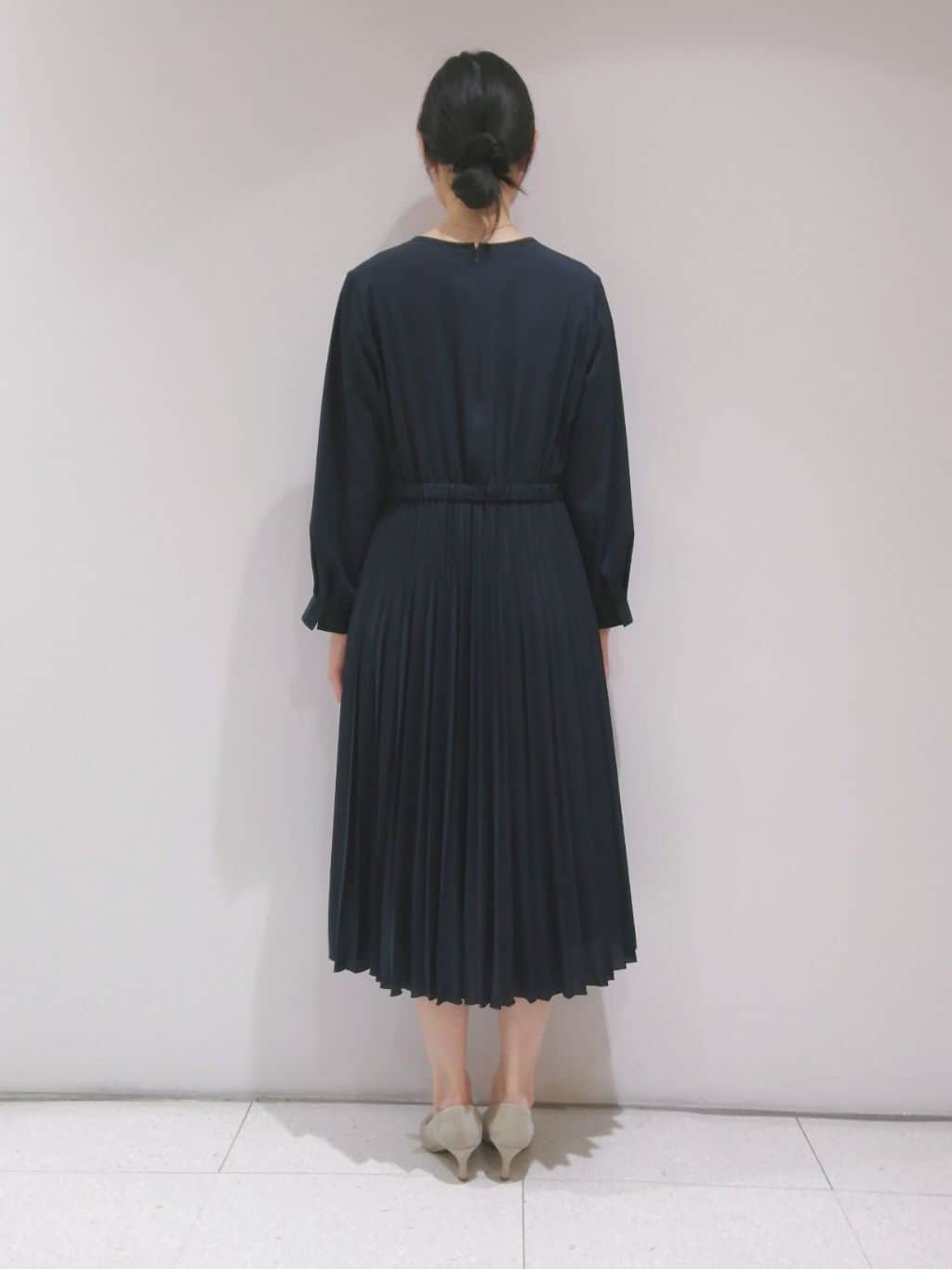 ayanoさんの「INDIVI｜◆【洗える】スタイルUPプリーツワンピース」を使ったコーディネート