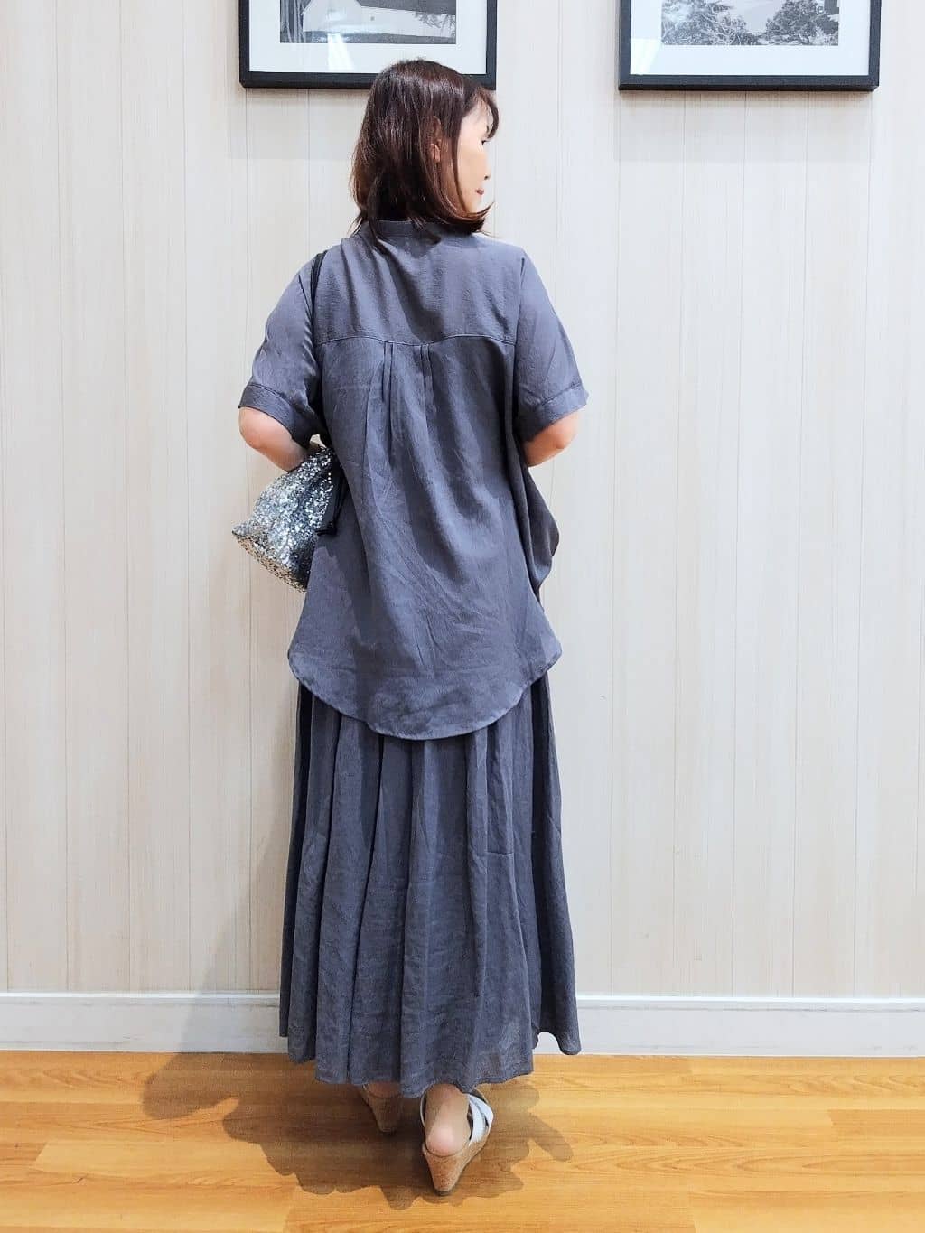 yseさんの「SHOO･LA･RUE｜◆キラキラループマガールサンダル」を使ったコーディネート