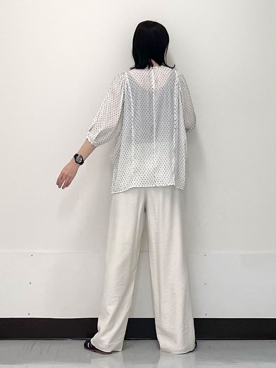 ikueさんの「INDIVI｜【洗える／UVケア／SETUP可能】ドロストワイドパンツ」を使ったコーディネート