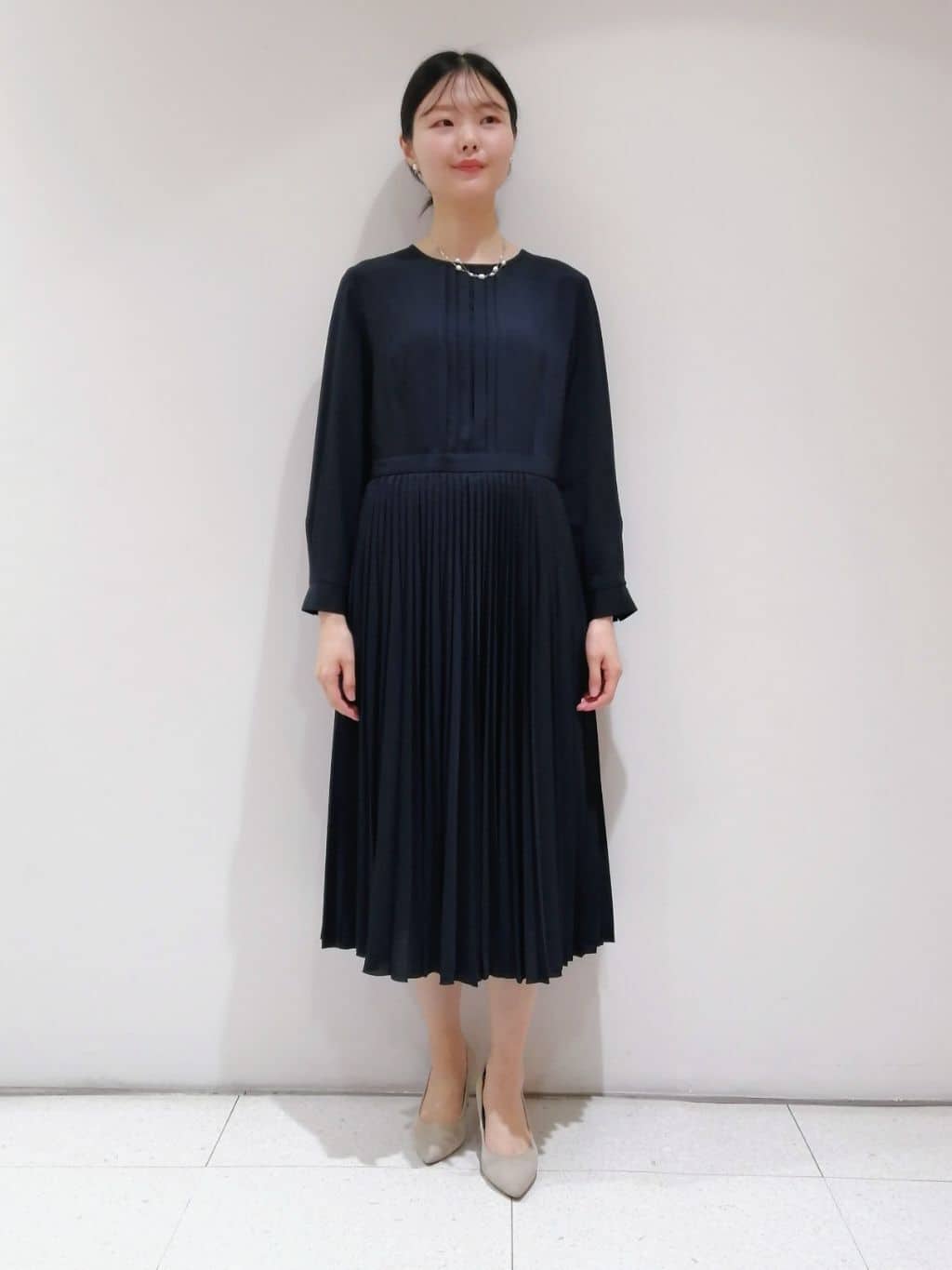ayanoさんの「INDIVI｜◆【洗える】スタイルUPプリーツワンピース」を使ったコーディネート