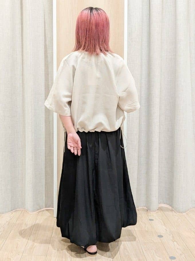 minさんの「grove｜◆ラフィアバケツタッセル巾着ショルダー」を使ったコーディネート