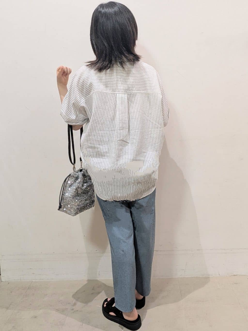 たぼく。さんの「SHOO･LA･RUE｜【S-LL/UV/接触冷感/抗菌防臭】体型を自然にカバー フレンチリネンブレンド襟付ドルマンシャツ」を使ったコーディネート