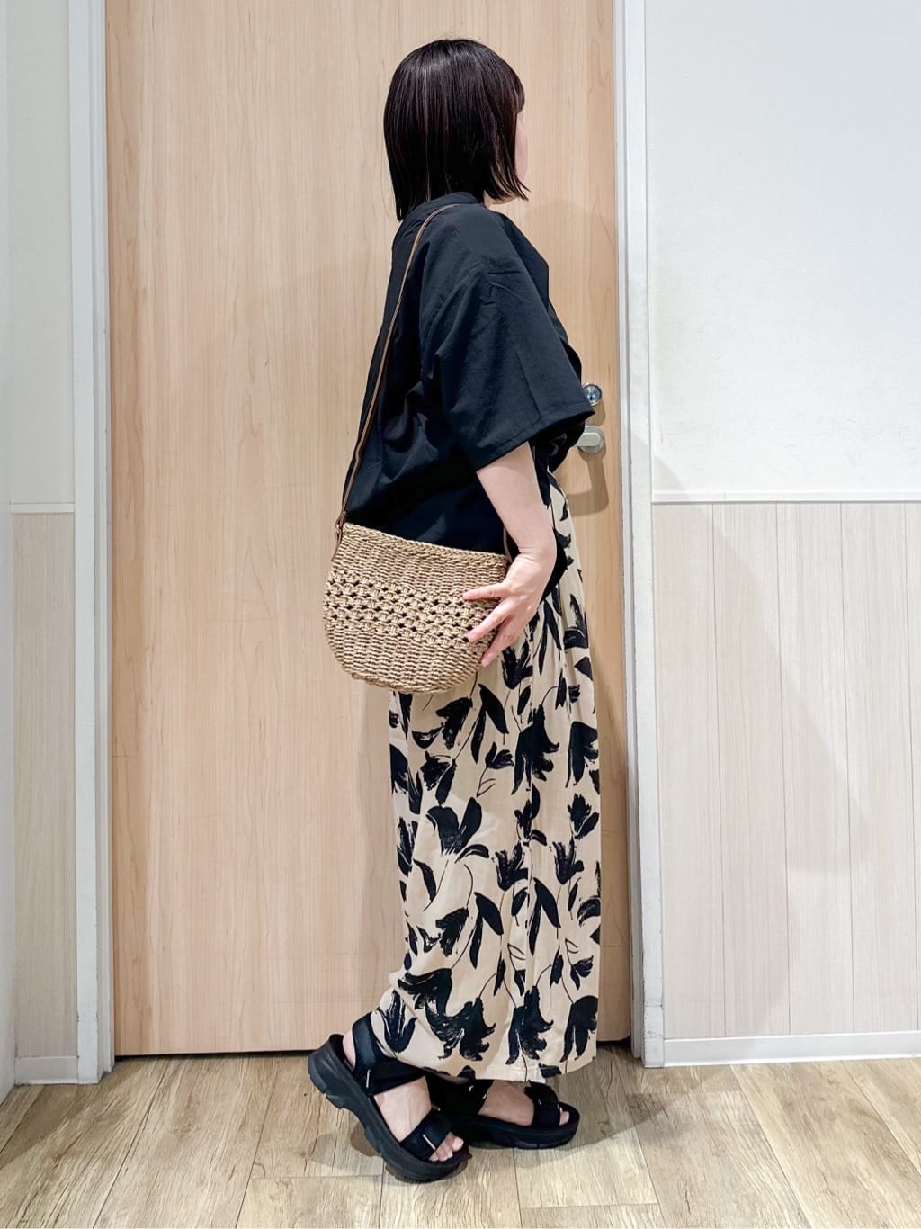 mimoさんの「SHOO･LA･RUE｜◆【高レビュー】スポーティで上品 大人のためのテープスポサン」を使ったコーディネート