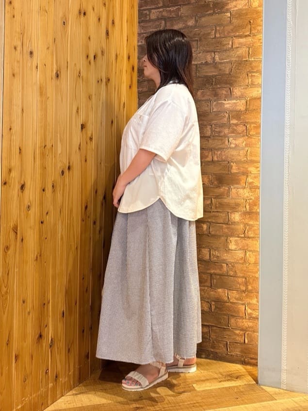 ゆかぴさんの「SHOO･LA･RUE｜◆くしゅくしゅデザインが大人の抜け感をプラスする ギャザーベルトサンダル」を使ったコーディネート