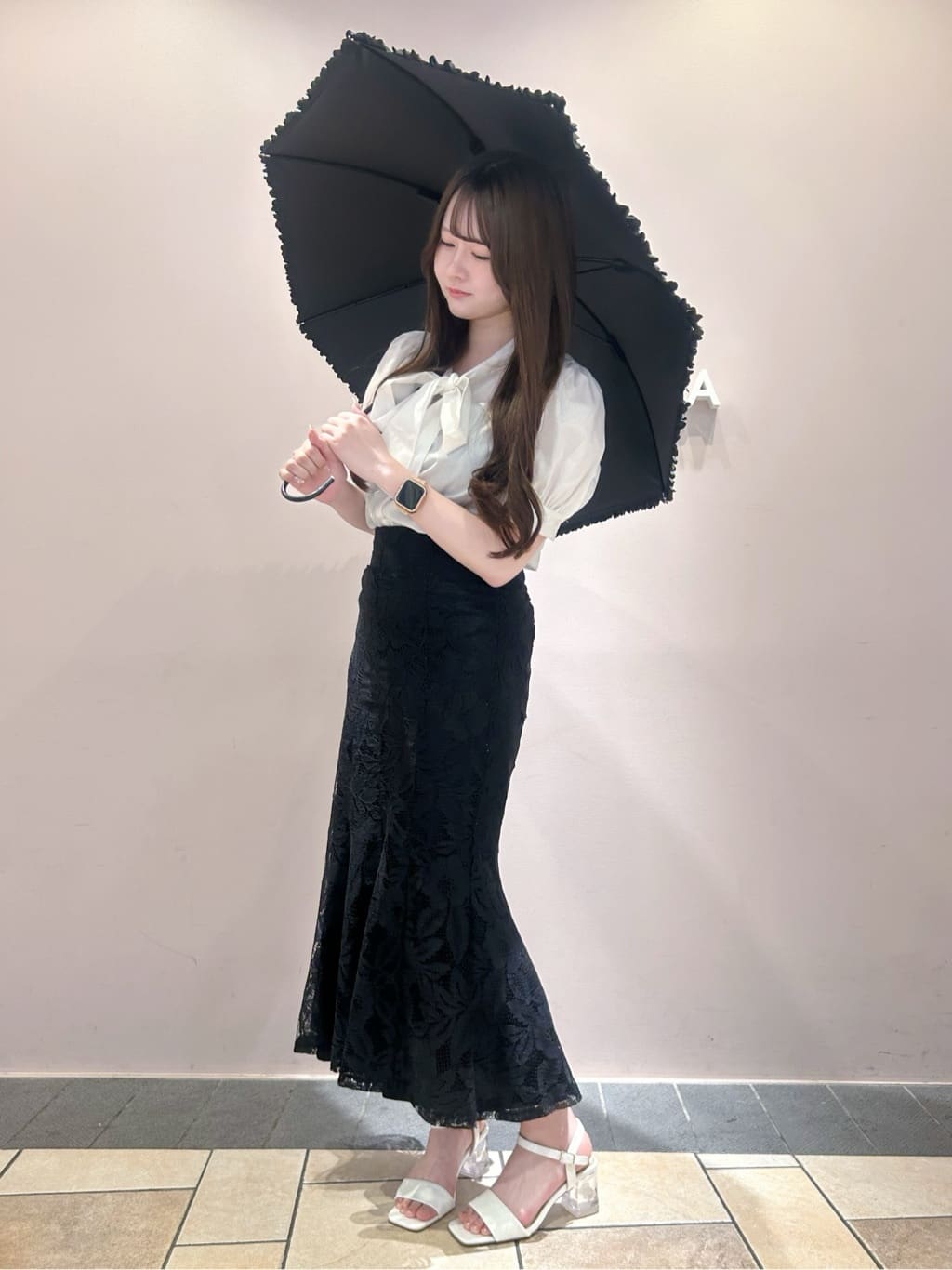 ゆうりさんの「ESPERANZA｜【長傘/晴雨兼用】遮光率100％！カットフリル日傘」を使ったコーディネート