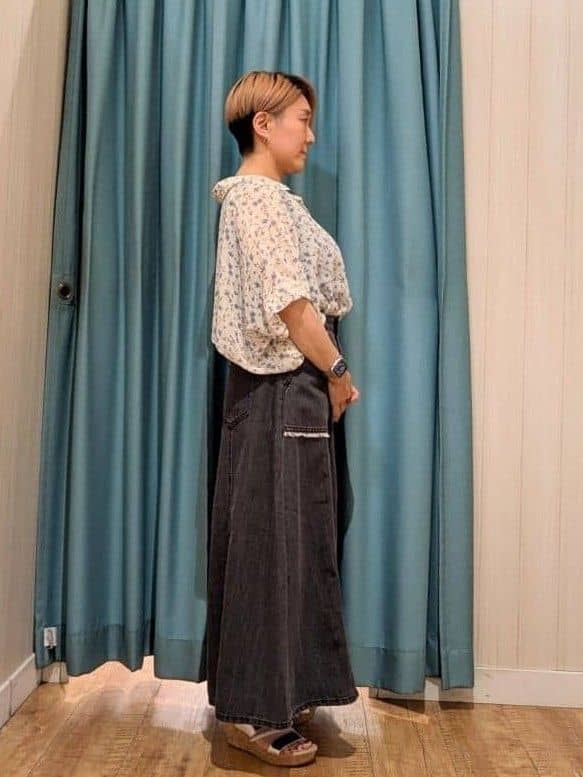 ユカさんの「SHOO･LA･RUE｜◆キラキラループマガールサンダル」を使ったコーディネート