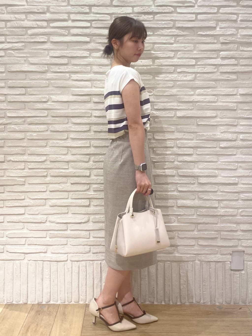 KARENさんの「index｜《丈が選べる》麻調ラップタイトスカート【洗濯機洗い可／イージーアイロン】」を使ったコーディネート