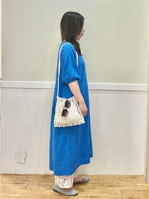 FUJIさんの「SHOO･LA･RUE｜◆【S-LL/綿100%】上品さ漂う フラワージャカード 5分袖ワンピース」を使ったコーディネート