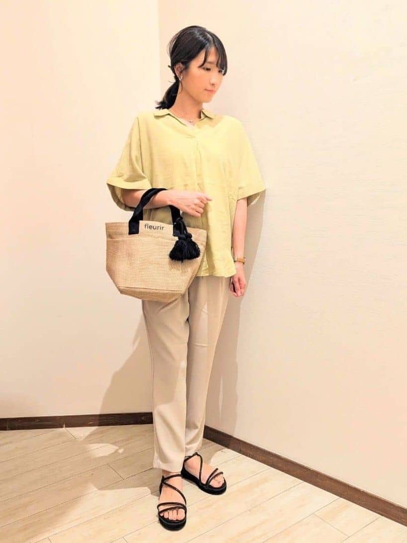 asa.さんの「SHOO･LA･RUE｜【S-LL/UV/接触冷感/抗菌防臭】体型を自然にカバー フレンチリネンブレンド襟付ドルマンシャツ」を使ったコーディネート