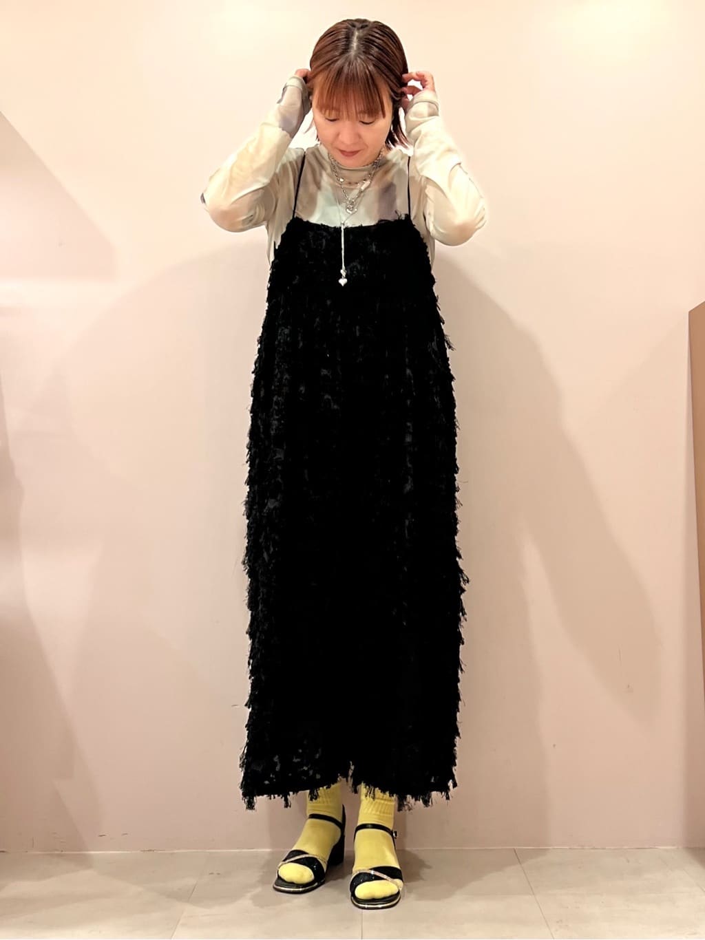 TAKAさんの「ESPERANZA｜ラメ&times;ラインストーンスクエアトゥサンダル」を使ったコーディネート
