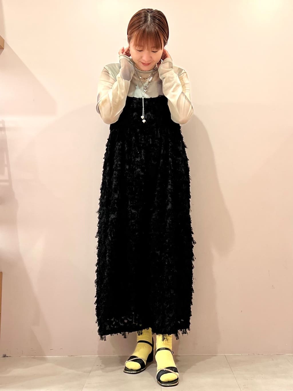 TAKAさんの「ESPERANZA｜ラメ&times;ラインストーンスクエアトゥサンダル」を使ったコーディネート