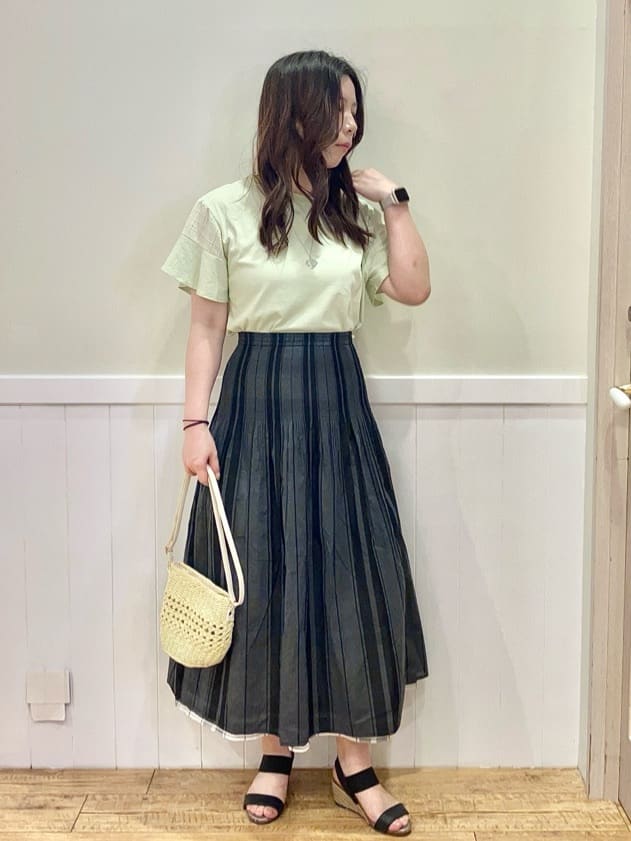 FUJIさんの「SHOO･LA･RUE｜◆【高レビュー/累計販売35万足突破】片手ではけるサンダル シューダル 25SS」を使ったコーディネート