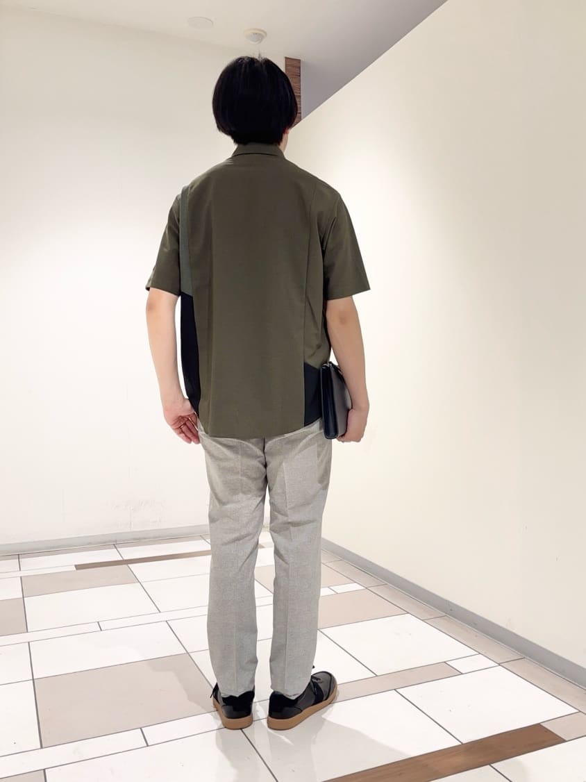 及川さんの「TAKEO KIKUCHI｜【抗菌防臭】COOL DOTS（R）ドビープリント パンツ」を使ったコーディネート