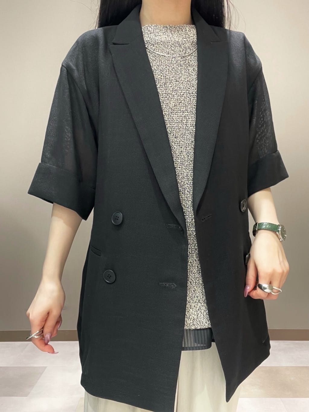 KEIKOさんの「INDIVI｜【洗える／レイヤードにも活躍】ペプラムインナートップス」を使ったコーディネート