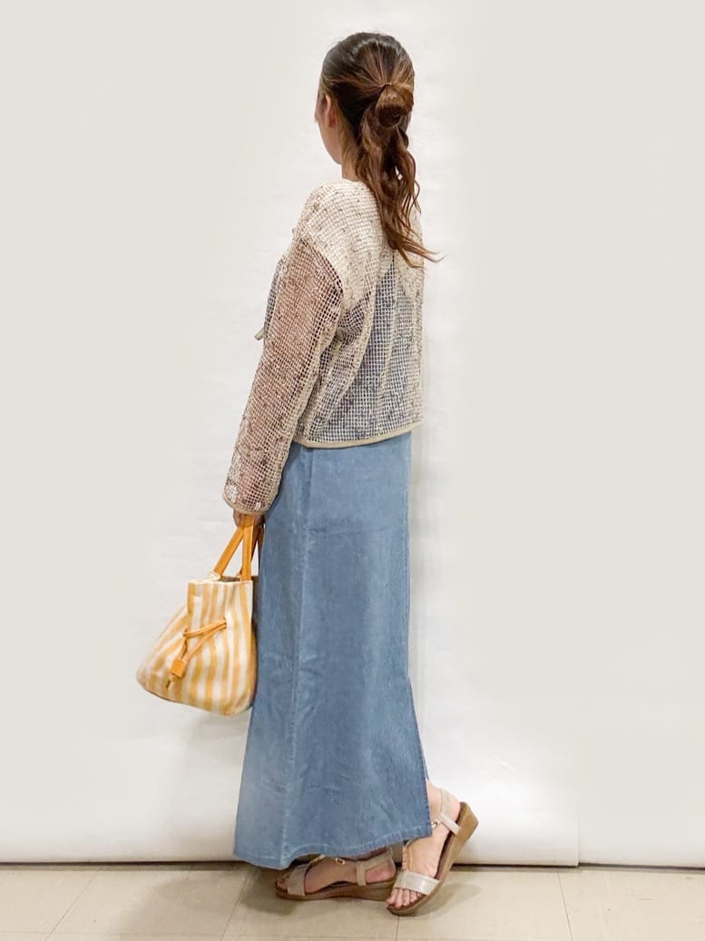 bulさんの「SHOO･LA･RUE｜◆【S-LL】女性らしさ漂う ライトデニム Aラインキャミワンピース」を使ったコーディネート