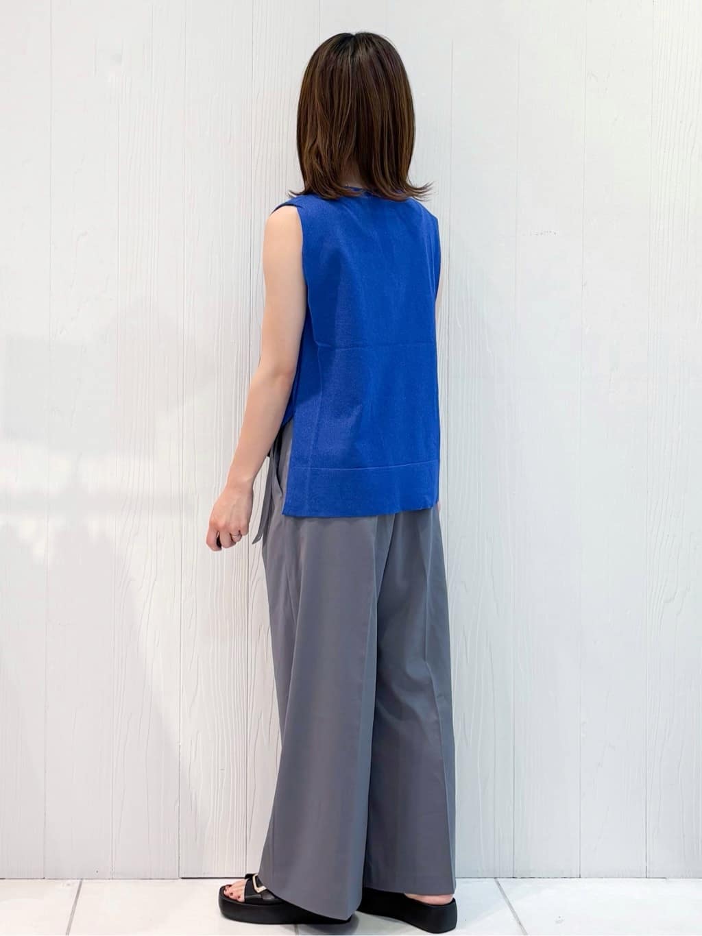 mさんの「index｜ラップストレートパンツ【接触冷感／抗ピル／洗濯機洗い可／イージーアイロン】」を使ったコーディネート