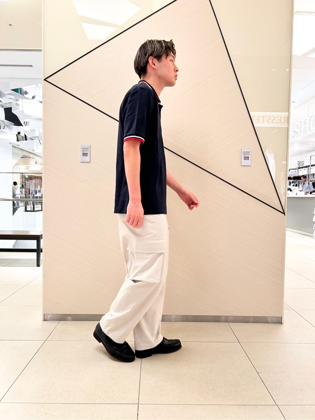 千葉亮太さんの「DRESSTERIOR｜◆【セットアップ可】2WAYストレッチ ワイドカーゴパンツ」を使ったコーディネート