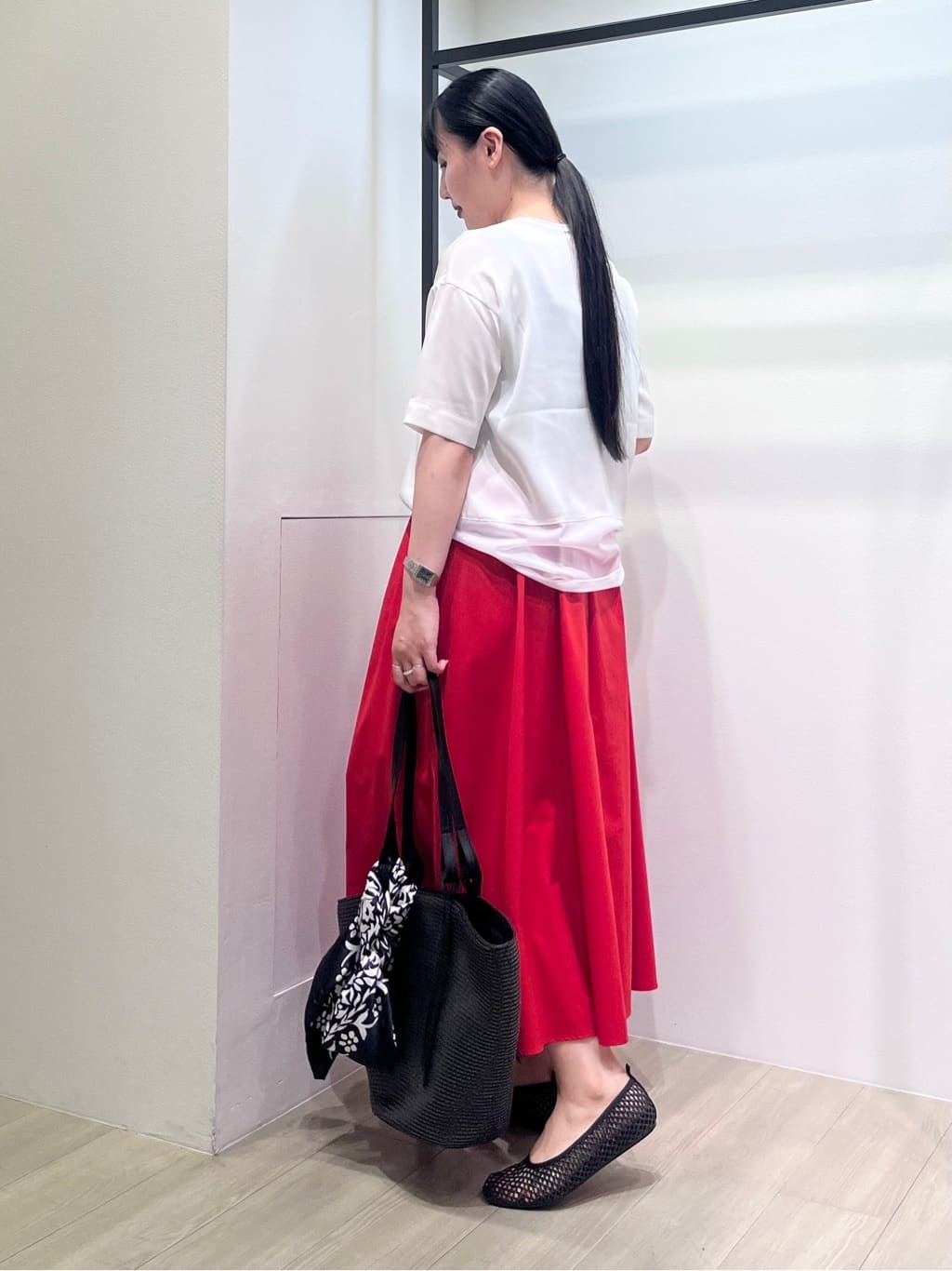hasuさんの「INDIVI｜ダブルラインバングル」を使ったコーディネート