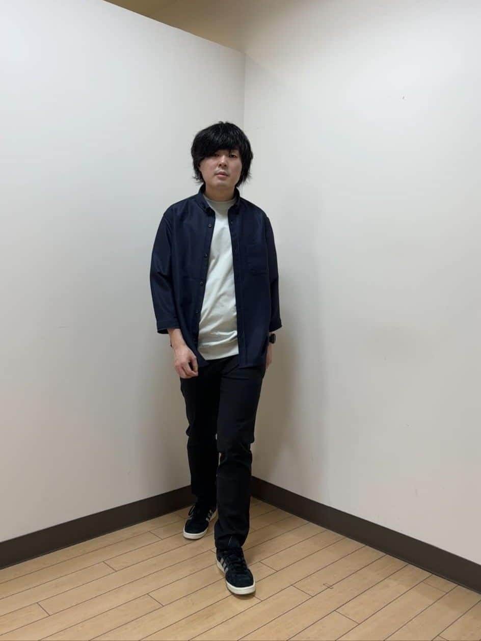 あきやまさんの「TAKEO KIKUCHI｜【抗菌防臭／5サイズ展開】ハイゲージポンチ Tシャツ」を使ったコーディネート