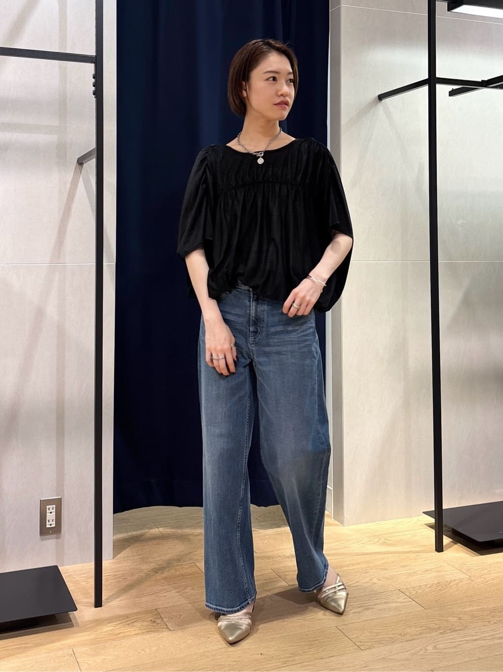 kanaeさんの「INDIVI｜【洗える／体型カバー】シャーリングシアートップス」を使ったコーディネート