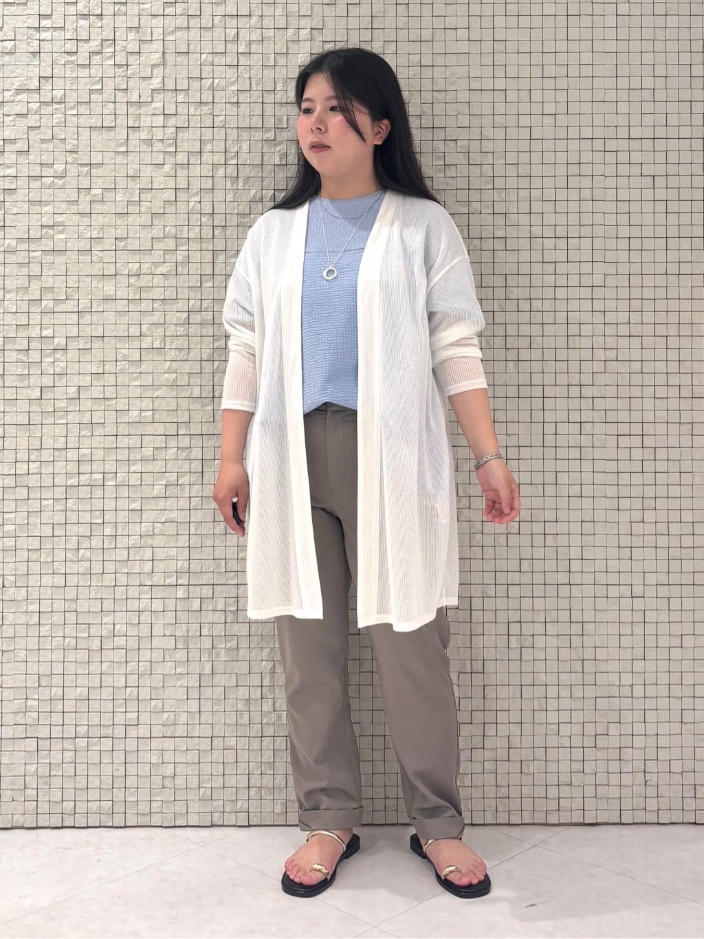 MEGUMIさんの「INDIVI｜【洗える／シアーストライプ柄】着流しジャージカーディガン」を使ったコーディネート