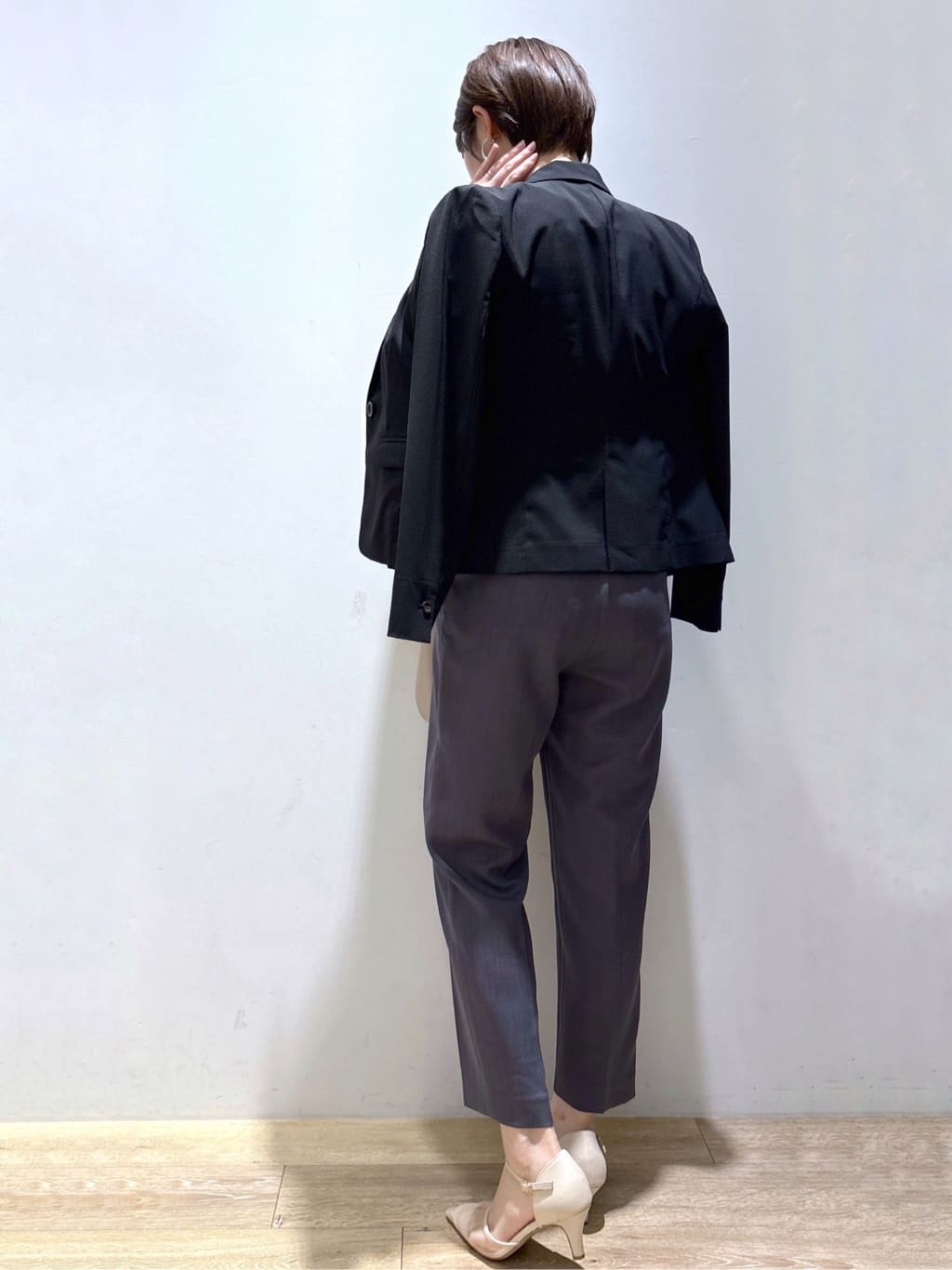 mizukiさんの「index｜ストレッチテーパードパンツ【洗濯機洗い可／吸水速乾／防シワ】」を使ったコーディネート