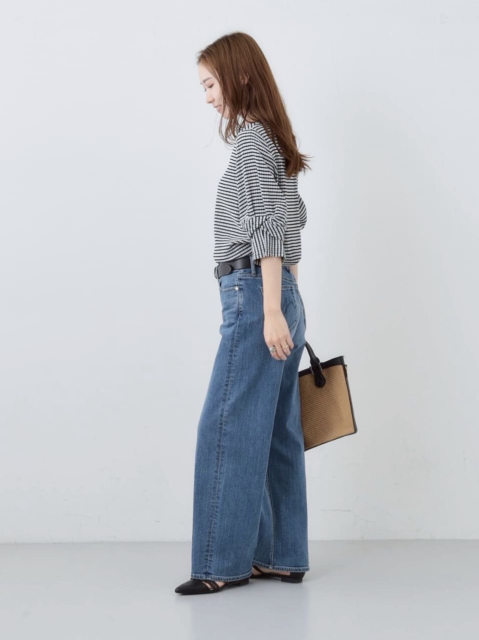 mitsukiさんの「INDIVI｜【褒められデニム】ワイドストレート デニムパンツ」を使ったコーディネート