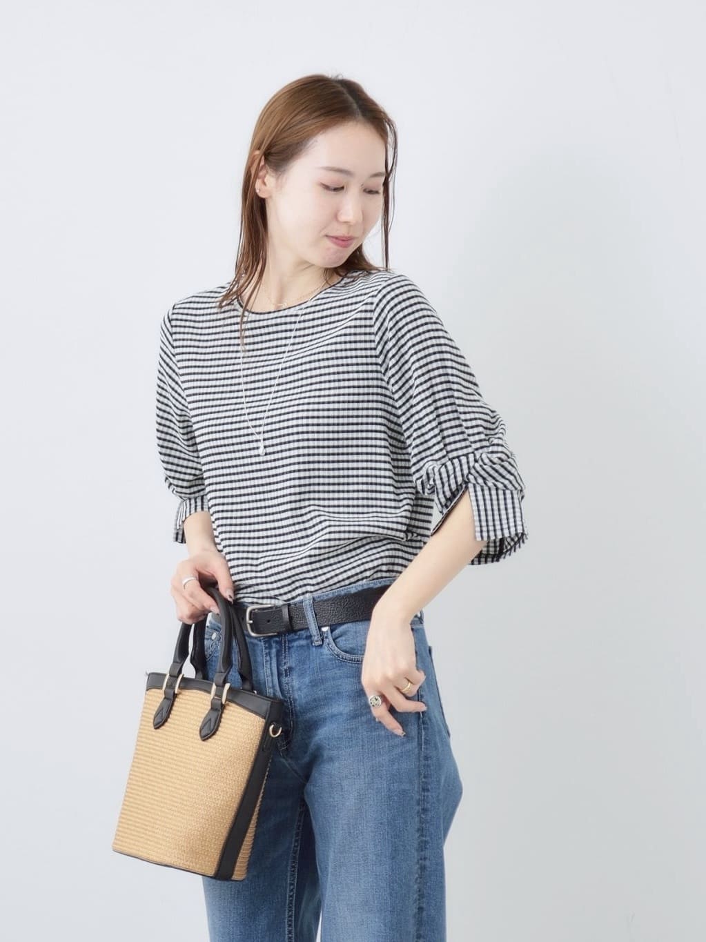 mitsukiさんの「INDIVI｜【褒められデニム】ワイドストレート デニムパンツ」を使ったコーディネート
