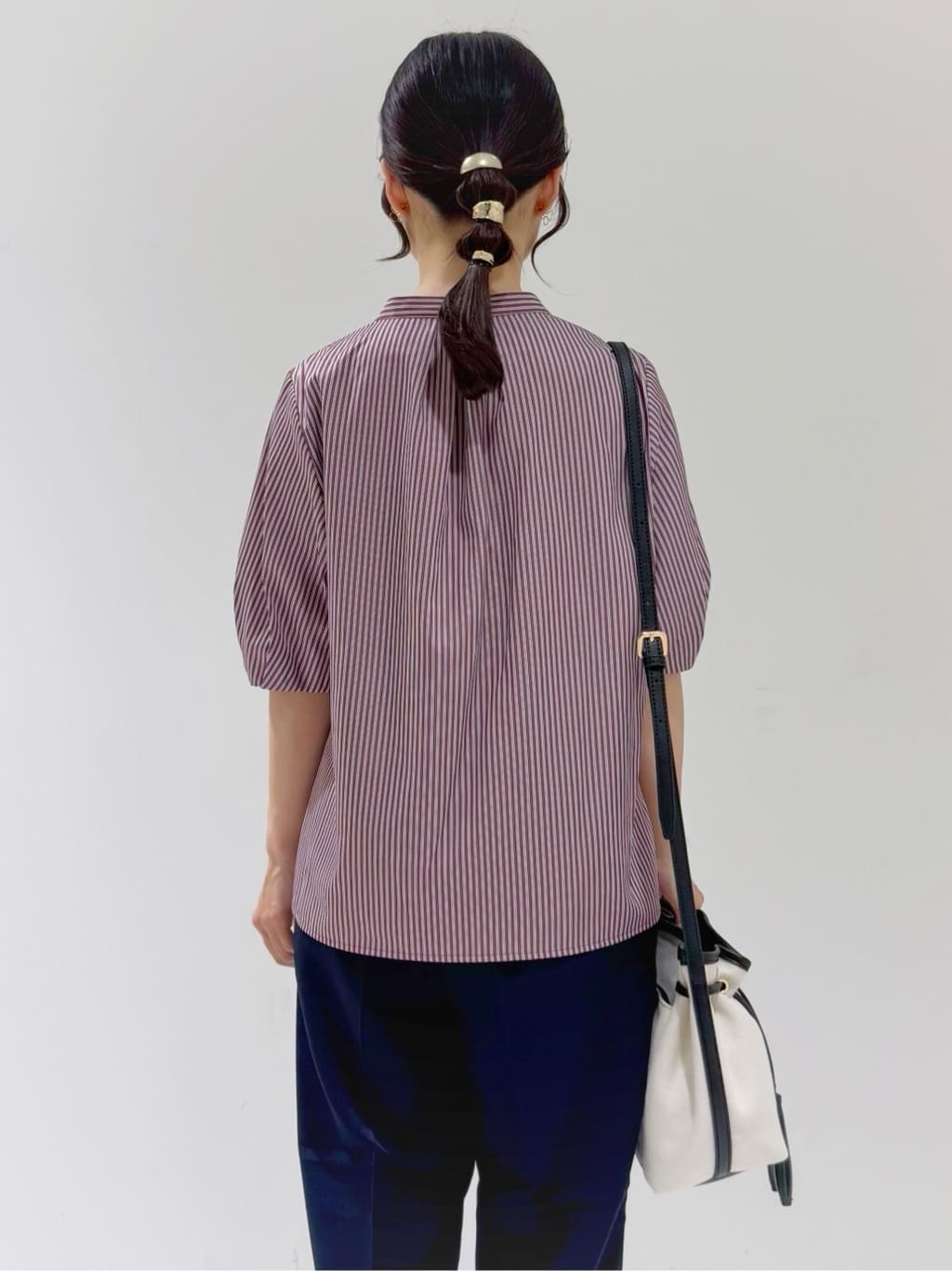 kozuさんの「index｜ストレッチテーパードパンツ【洗濯機洗い可／吸水速乾／防シワ】」を使ったコーディネート