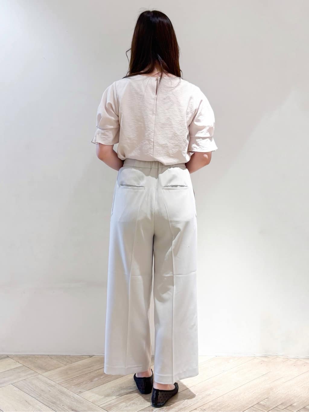 sayaさんの「index｜《8色展開／XS-LLサイズ》タックパフスリーブブラウス【洗濯機洗い可／吸水速乾／防シワ／抗ピル】」を使ったコーディネート