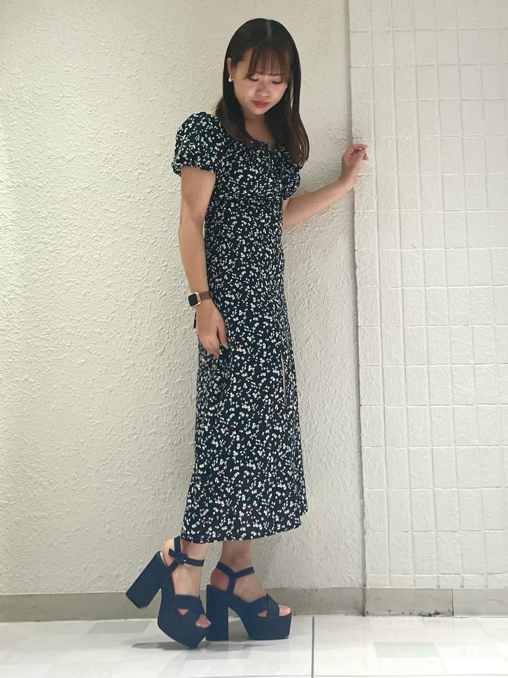 SEIKOさんの「ESPERANZA｜◆【ラク盛り／サンダル】リピーター続出／脚長美脚　ラク盛り厚底サンダル　24年Ver」を使ったコーディネート