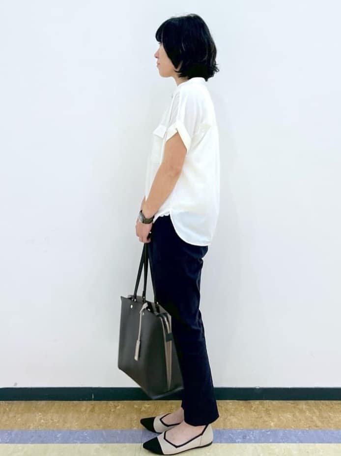 su.さんの「index｜ダブルポケットスキッパーブラウス【洗濯機洗い可／イージーアイロン】」を使ったコーディネート