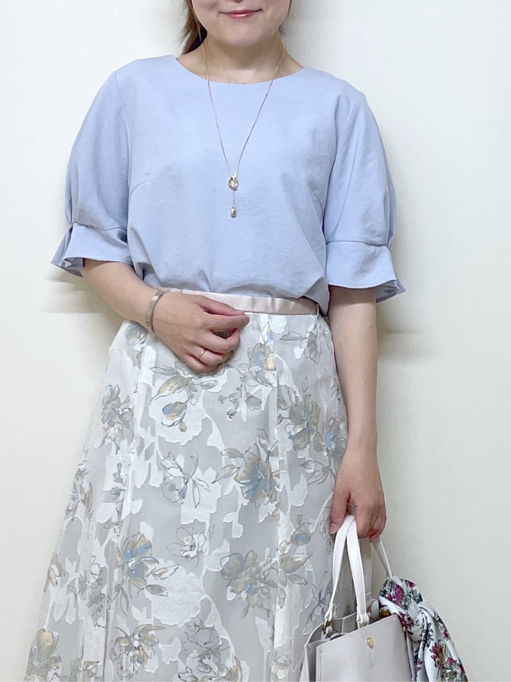 Junさんの「index｜《8色展開／XS-LLサイズ》タックパフスリーブブラウス【洗濯機洗い可／吸水速乾／防シワ／抗ピル】」を使ったコーディネート