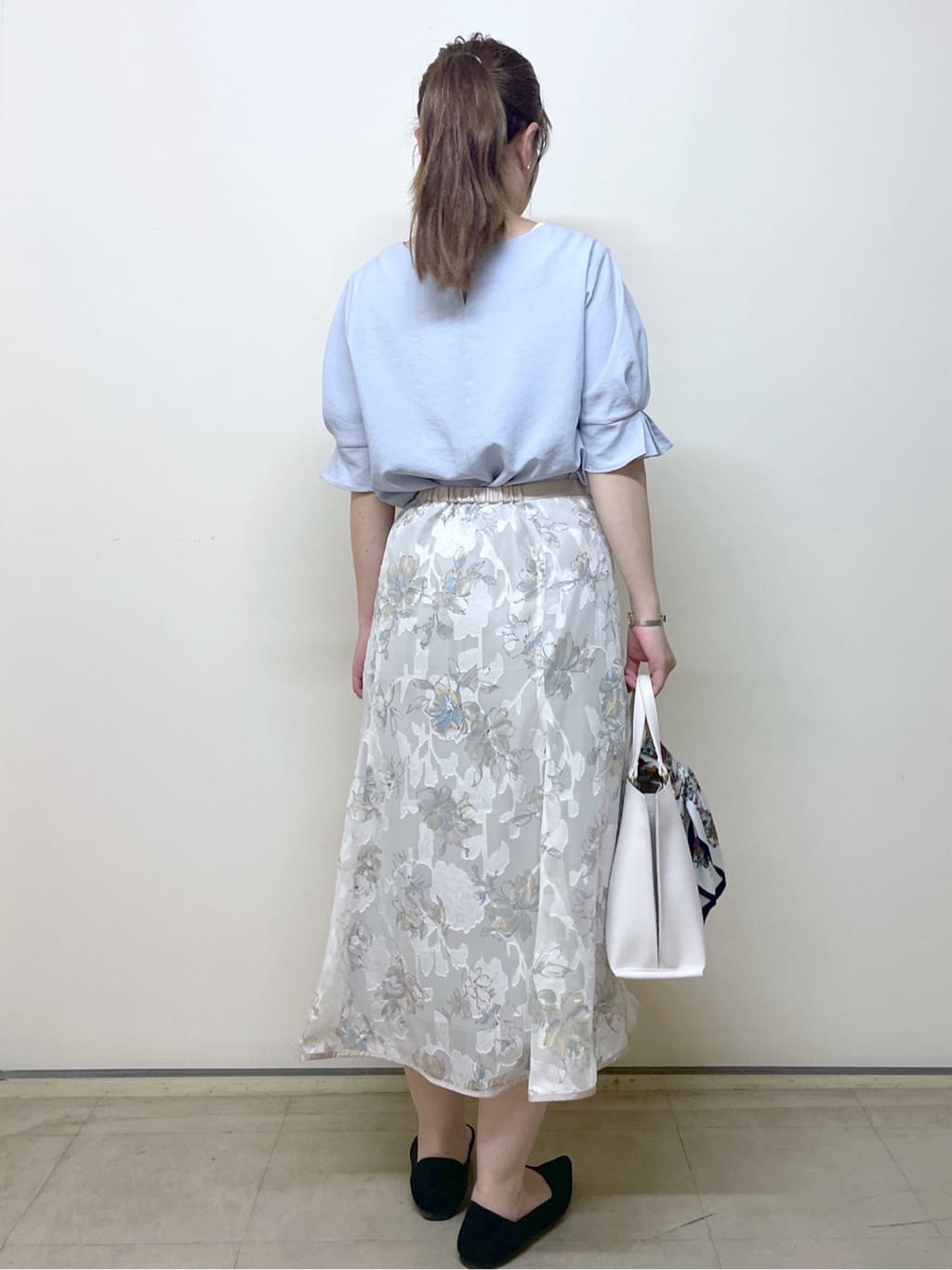Junさんの「index｜《8色展開／XS-LLサイズ》タックパフスリーブブラウス【洗濯機洗い可／吸水速乾／防シワ／抗ピル】」を使ったコーディネート