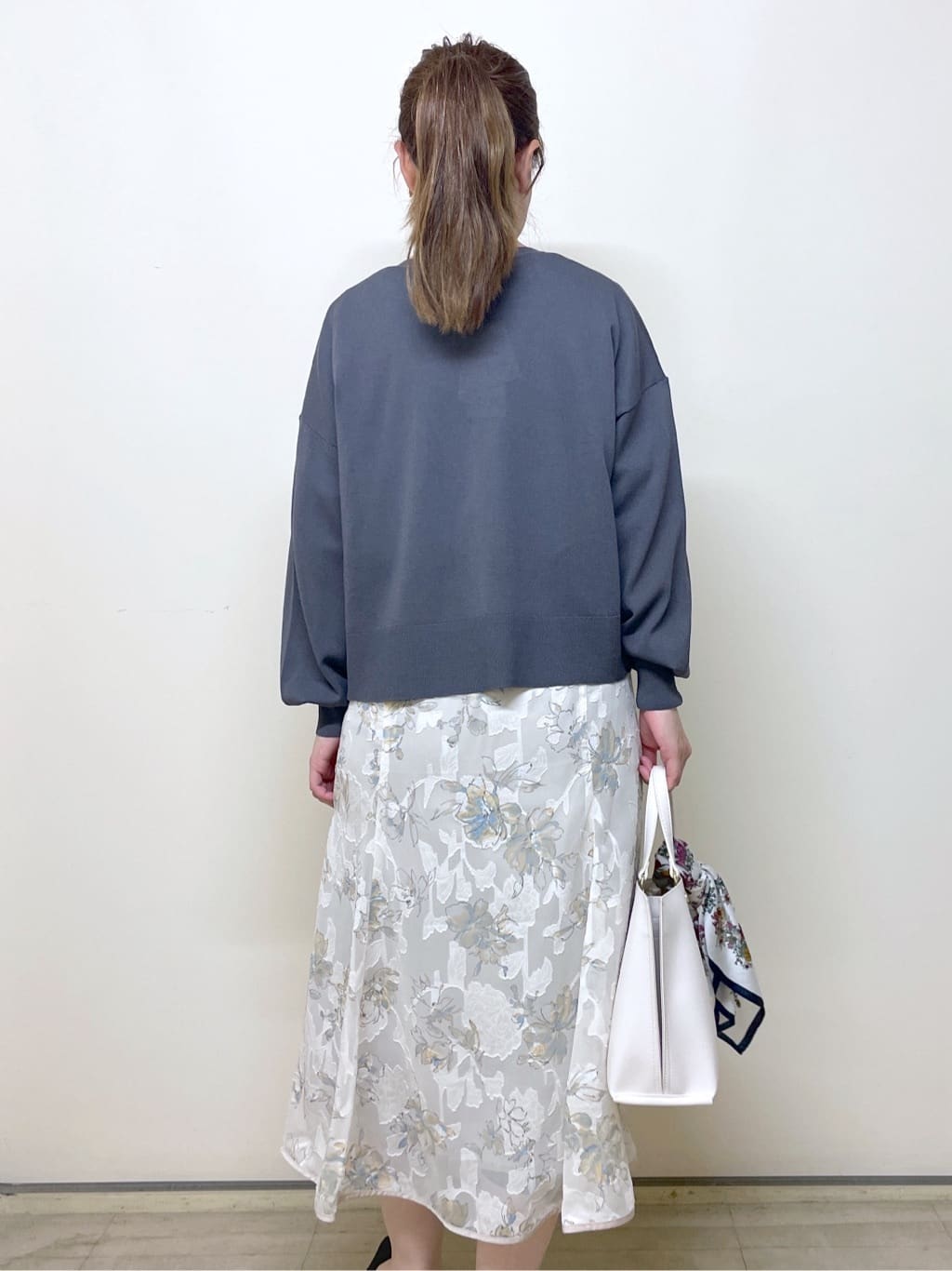 Junさんの「index｜《8色展開／XS-LLサイズ》タックパフスリーブブラウス【洗濯機洗い可／吸水速乾／防シワ／抗ピル】」を使ったコーディネート