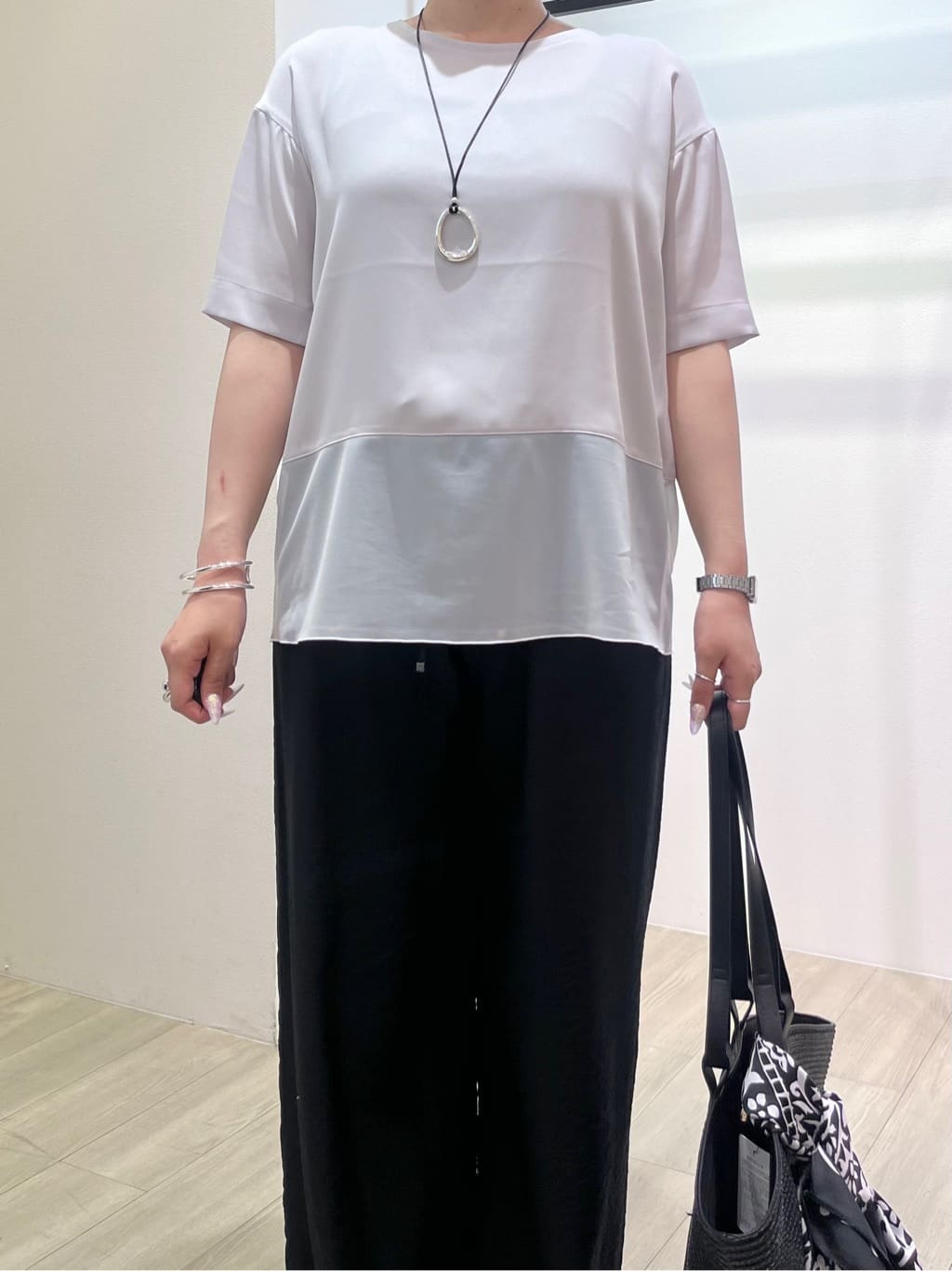 hasuさんの「INDIVI｜【洗える】裾シアー半袖トップス」を使ったコーディネート