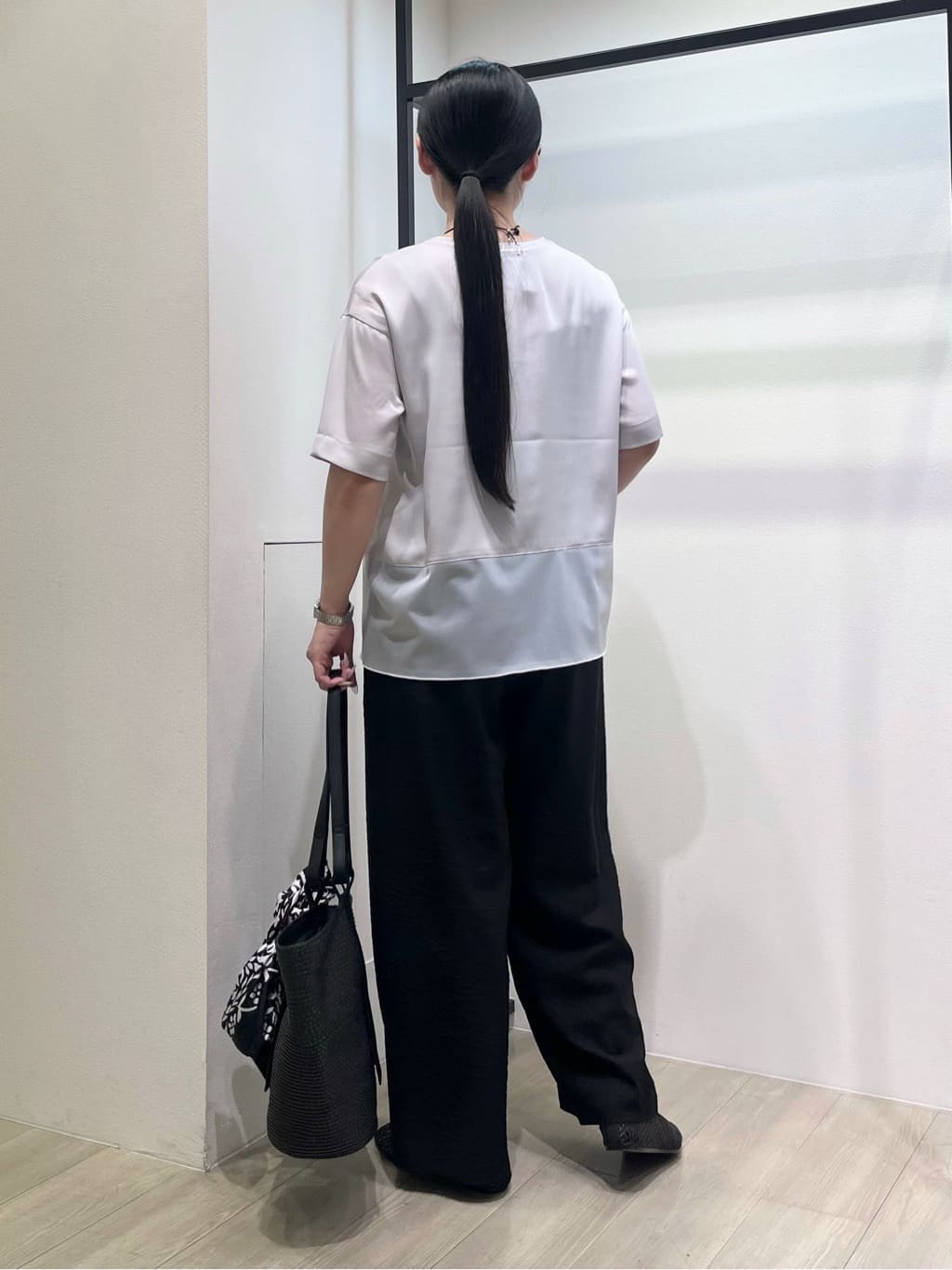 hasuさんの「INDIVI｜【洗える】裾シアー半袖トップス」を使ったコーディネート
