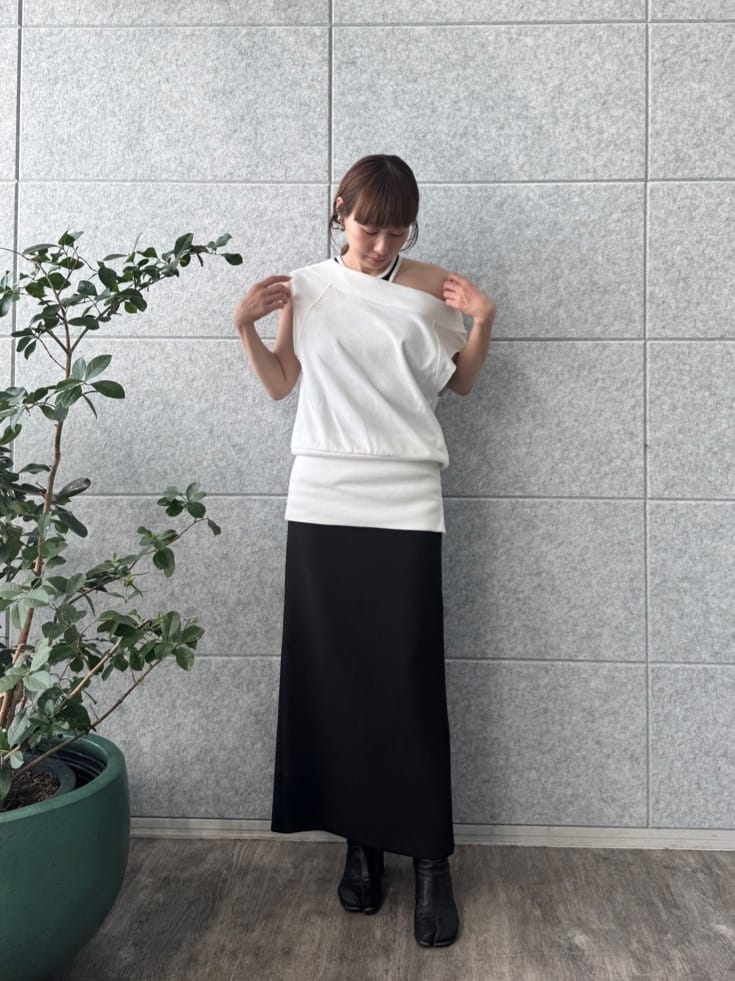 designer yukaさんの「CODE A｜off－shoulder sleeveless tops」を使ったコーディネート