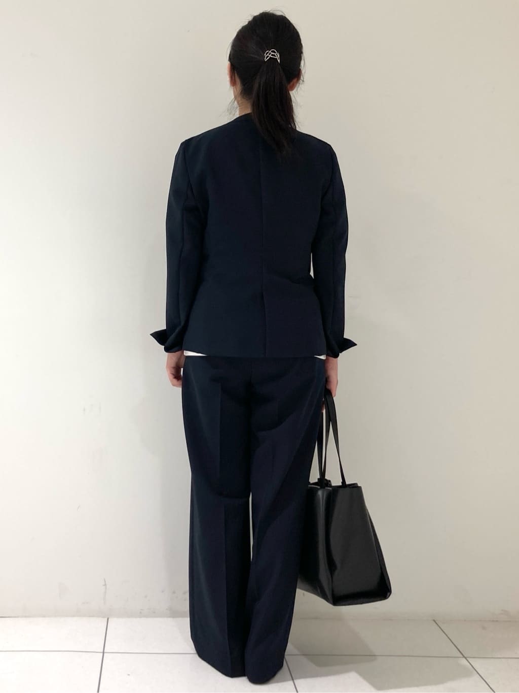 momokoさんの「INDIVI｜【洗える／UVケア／SETUP可能】ウール調ワイドパンツ」を使ったコーディネート